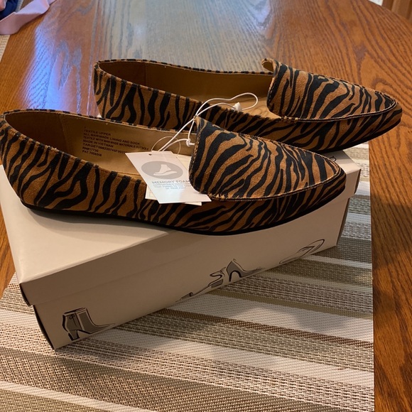A new day - light brown/Micah tiger print flats with memory foam cushioning - Picture 2 of 10